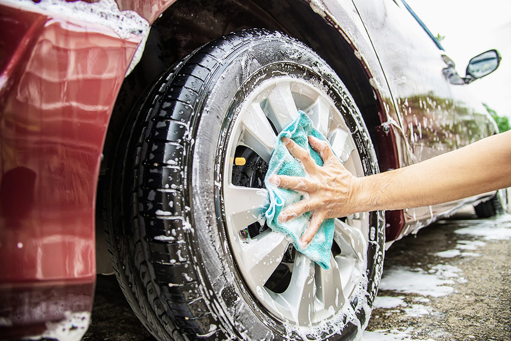 Washing tyres