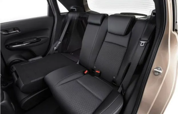 honda-fit-backseat